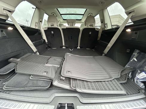 New 2026 Volvo XC90 B6 Ultra image 17