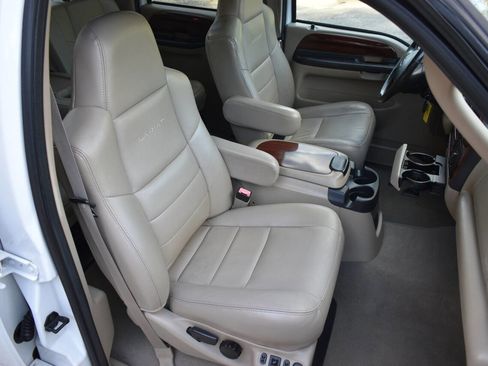 Used 2006 Ford F350 Lariat image 19