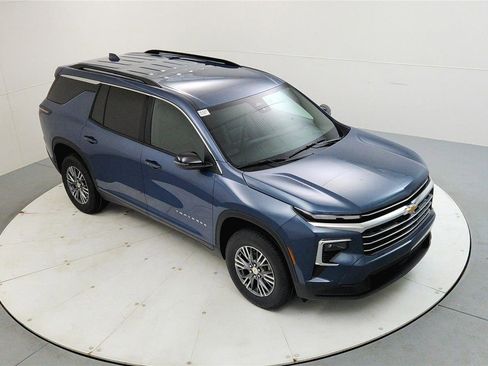 New 2026 Chevrolet Traverse LT image 13