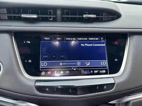 Used 2022 Cadillac XT6 Luxury FWD image 10
