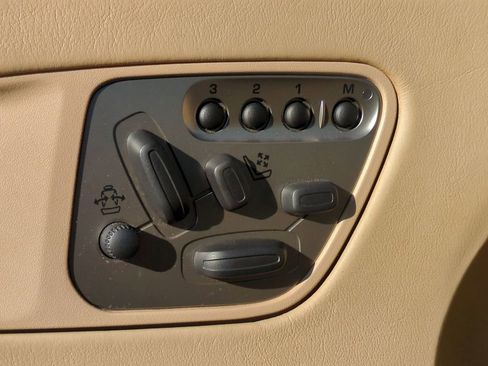 Used 2007 Jaguar XK Convertible image 18