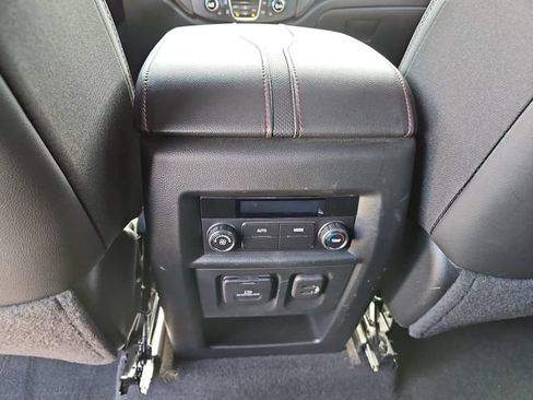 Used 2024 Chevrolet Traverse RS FWD image 22