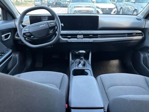 Used 2025 Kia K4 LXS image 33