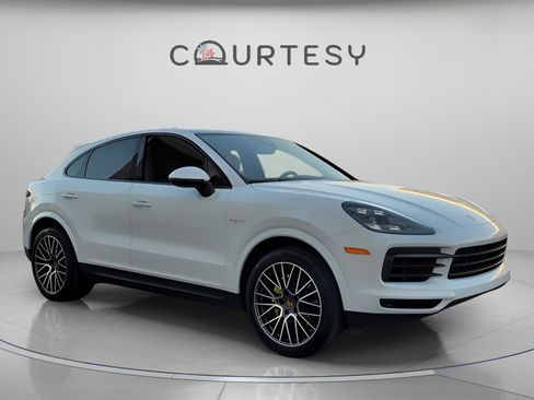 Used 2022 Porsche Cayenne E-Hybrid Coupe image 7