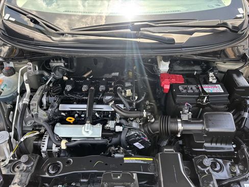 Used 2025 Nissan Versa SV FWD image 30