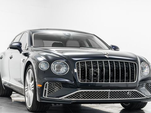 Used 2026 Bentley Flying Spur Plug-In Hybrid AWD/4WD image 3