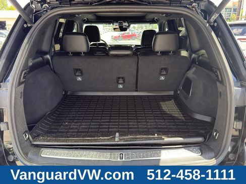 Used 2023 Jeep Grand Cherokee Overland AWD/4WD image 12