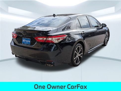 Used 2020 Toyota Camry SE image 6