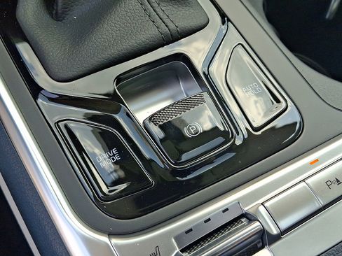 New 2026 Kia Carnival SX w/ SX Dark Edition Package FWD image 22