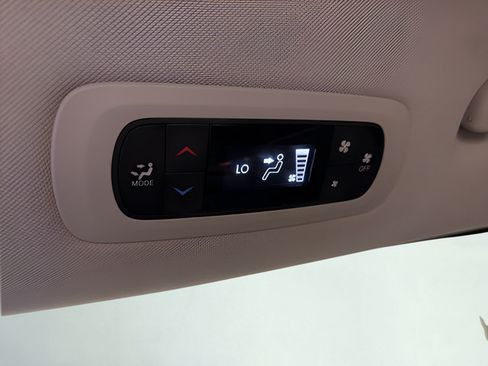 Used 2024 Chrysler Voyager LX FWD image 26