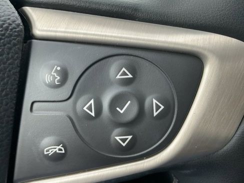 Used 2023 GMC Acadia Denali w/ Denali Technology Package image 22