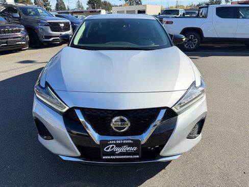 Used 2022 Nissan Maxima SV w/ Floor Mat Group FWD image 11