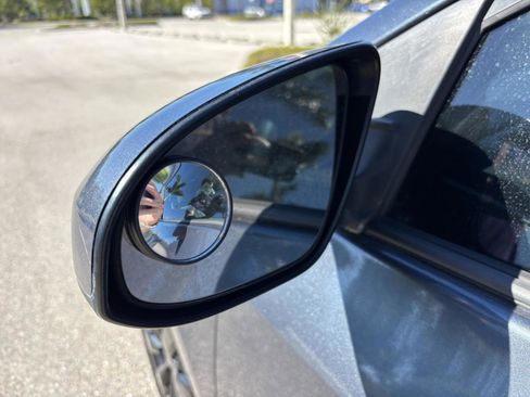 Used 2018 Toyota Corolla XLE image 24