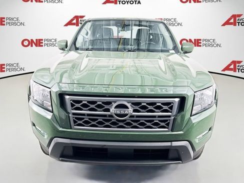 Used 2022 Nissan Frontier SV w/ Technology Package image 2