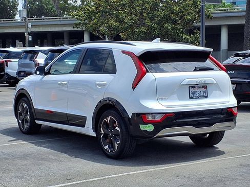 Used 2023 Kia Niro Wind FWD image 2