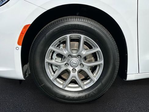 New 2026 Chrysler Pacifica Select image 19