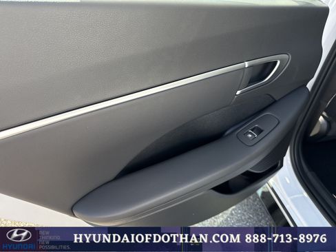 Certified 2025 Hyundai Sonata SEL FWD image 12