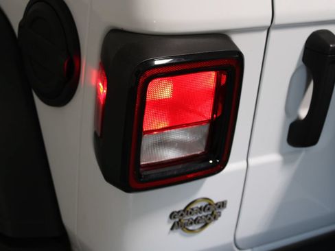 Used 2021 Jeep Wrangler Unlimited Sport AWD/4WD image 49