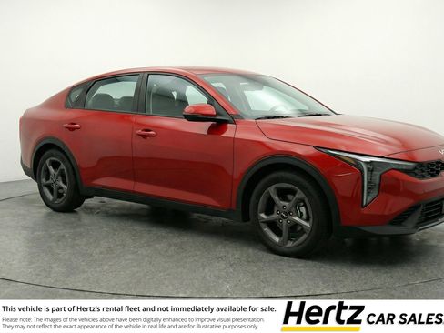 Used 2025 Kia K4 LXS image 1