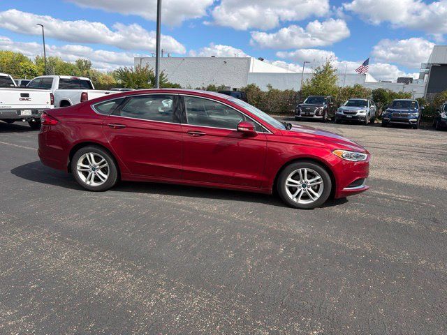 Used 2018 Ford Fusion SE w/ Fusion SE Technology Package FWD image 18
