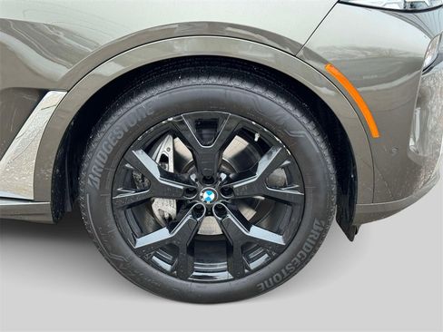 Certified 2023 BMW X7 xDrive40i w/ Premium Package image 7