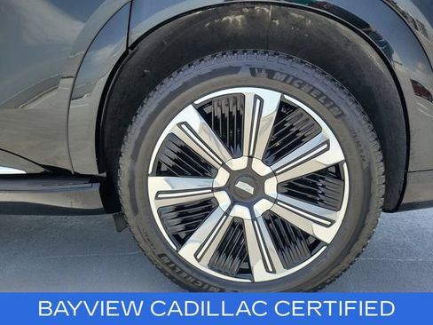 Certified 2025 Cadillac Escalade IQ Luxury 2 w/ LPO, Premium Carpet Package AWD/4WD image 16