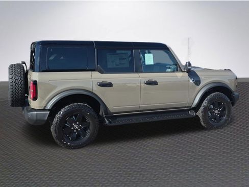 New 2025 Ford Bronco Outer Banks image 4