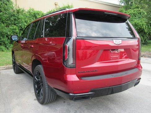 Used 2023 Cadillac Escalade Sport Platinum w/ LPO, ONYX Package AWD/4WD image 3