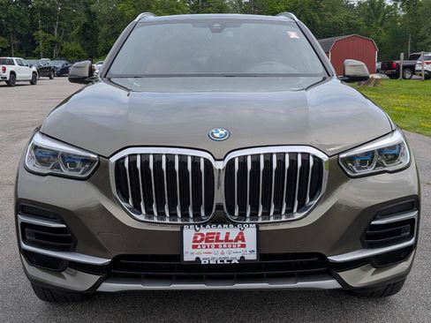Used 2022 BMW X5 xDrive45e w/ Executive Package AWD/4WD image 2