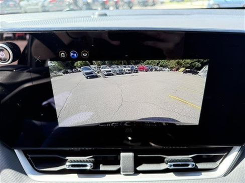 New 2026 Chevrolet Equinox LT w/ Convenience Package II image 24