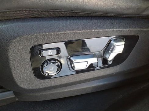 Used 2019 BMW X7 xDrive50i w/ Dynamic Handling Package image 17