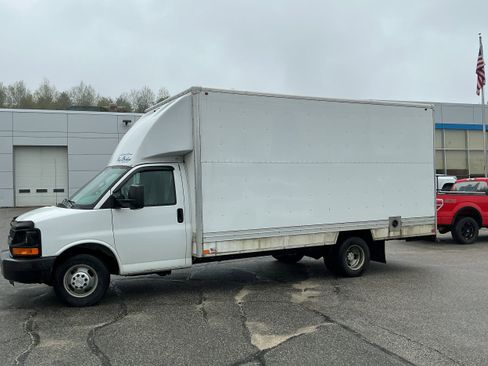 Used 2016 Chevrolet Express 3500 Extended RWD image 1