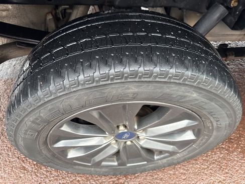 Used 2018 Ford F150 Lariat w/ Equipment Group 502A Luxury image 9