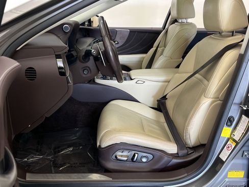 Used 2018 Lexus LS 500 w/ Accessory Package (Z2) image 11