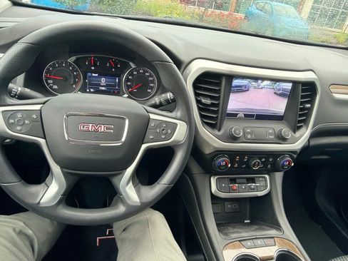 Used 2023 GMC Acadia SLE w/ Driver Convenience Package FWD image 14