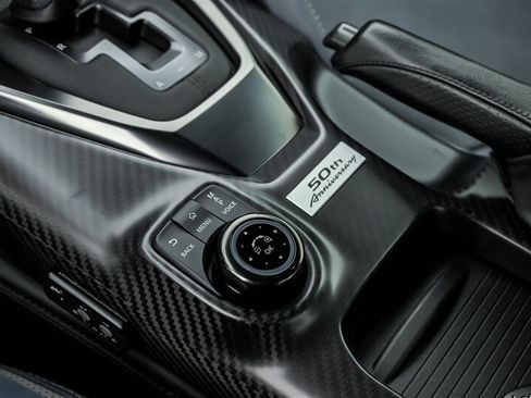 Used 2020 Nissan GT-R Premium AWD/4WD image 38