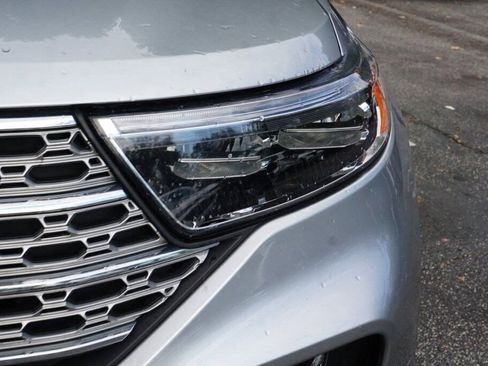 Used 2024 Ford Explorer Limited image 8