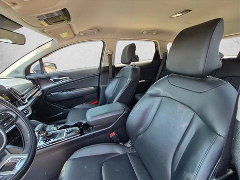 Used 2023 Kia Sportage EX FWD image 11