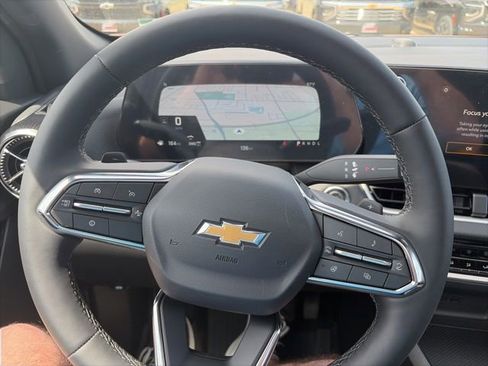 New 2026 Chevrolet Equinox LT w/ Convenience Package II AWD/4WD image 10