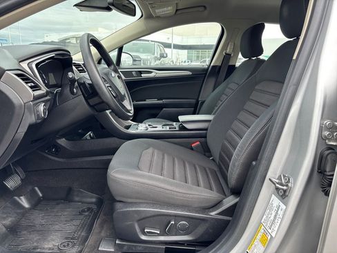 Used 2019 Ford Fusion SE image 10