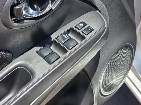 Used 2017 Nissan Versa FWD image 26