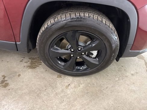 Used 2021 Jeep Cherokee Latitude Plus image 27