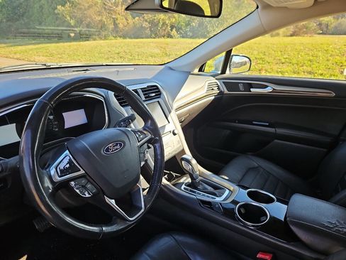 Used 2013 Ford Fusion SE image 10