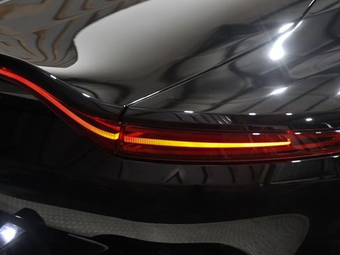 Used 2022 Aston Martin V8 Vantage image 27