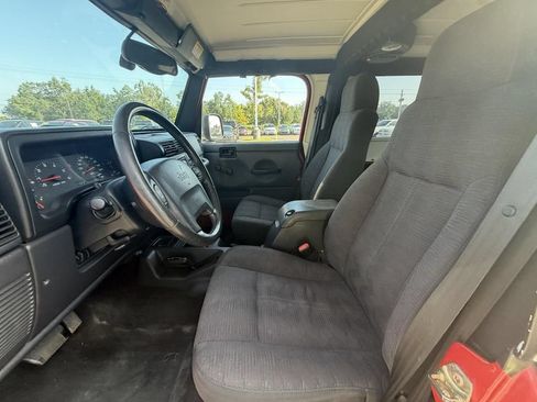 Used 2004 Jeep Wrangler 4WD image 11