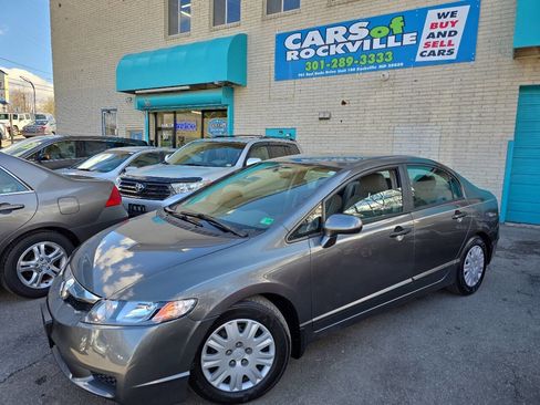 Used 2011 Honda Civic DX-VP image 3