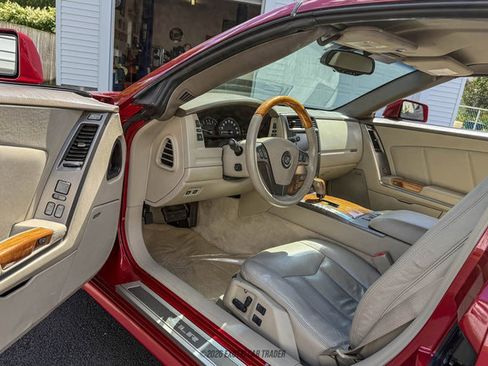 Used 2005 Cadillac XLR RWD image 47