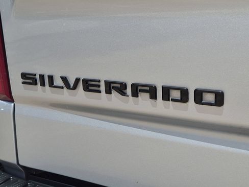 Used 2022 Chevrolet Silverado 1500 Custom w/ LPO, Dark Essentials Package AWD/4WD image 6