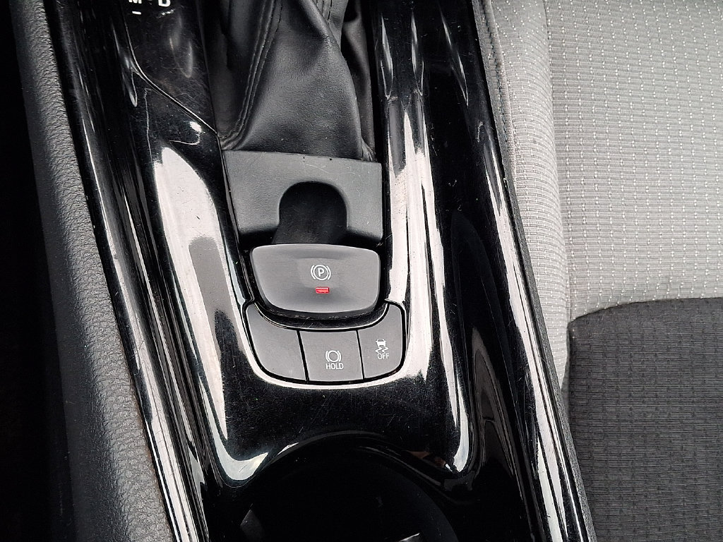 Used 2019 Toyota C-HR XLE FWD image 24