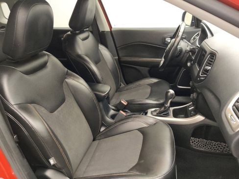 Used 2018 Jeep Compass Latitude w/ Popular Equipment Group FWD image 21